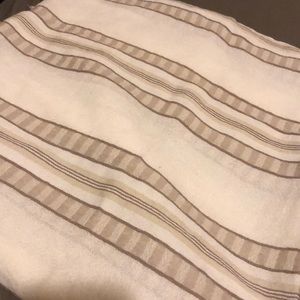 Aritzia Wilfred Lightweight Scarf